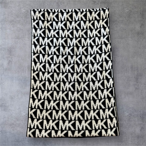 Michael Kors Womens MK Knit Scarf - Picture 2 of 5
